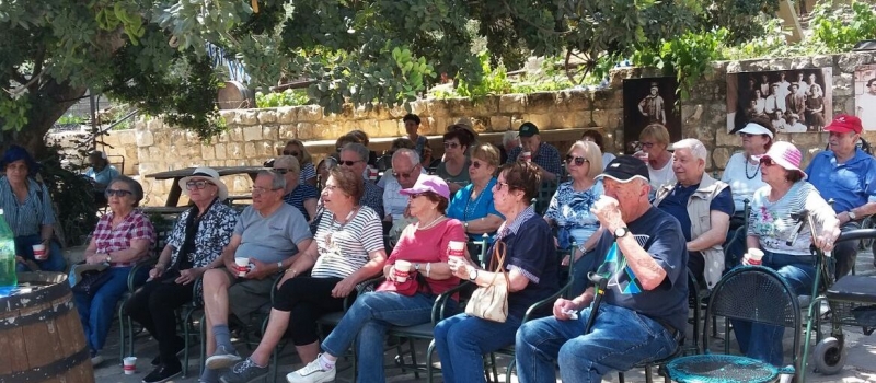 טיול לדיירי בית האבות היוקרתי 7 בכוכבים